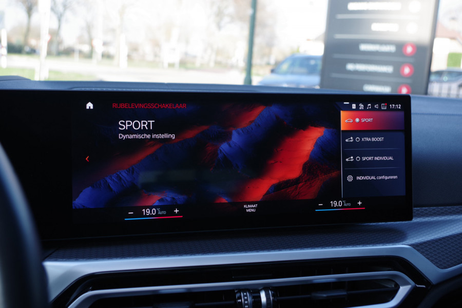 BMW 3 Serie Touring 330e 293 PK xDrive M-Sport Pro PHEV, Panoramadak, Kuipstoelen, Head-Up, Memory, Adap. Cruise Control