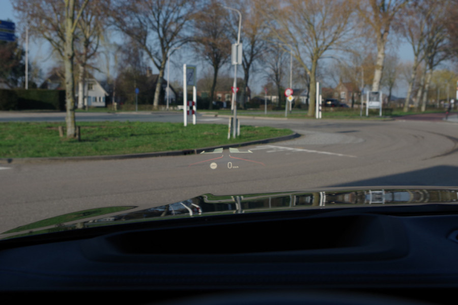 BMW 3 Serie Touring 330e 293 PK xDrive M-Sport Pro PHEV, Panoramadak, Kuipstoelen, Head-Up, Memory, Adap. Cruise Control