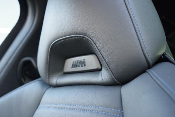 BMW 3 Serie Touring 330e 293 PK xDrive M-Sport Pro PHEV, Panoramadak, Kuipstoelen, Head-Up, Memory, Adap. Cruise Control