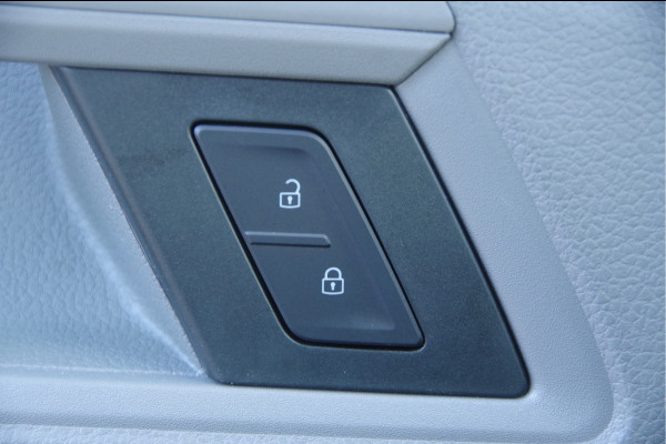 MAN TGE 3.140 35 2.0 L3H2 140PK AUT. LED, TREKHAAK, CAMERA, APPLE CARPLAY/ANDROID AUTO, CRUISE, VOORRUIT VERWARMING