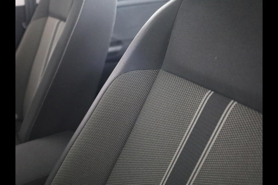 Volkswagen T-Roc 1.0 TSI Style | Parkeersensoren voor en achter | Cruise controle adaptief | Apple Carplay en Android auto |