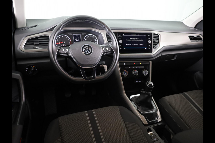Volkswagen T-Roc 1.0 TSI Style | Parkeersensoren voor en achter | Cruise controle adaptief | Apple Carplay en Android auto |