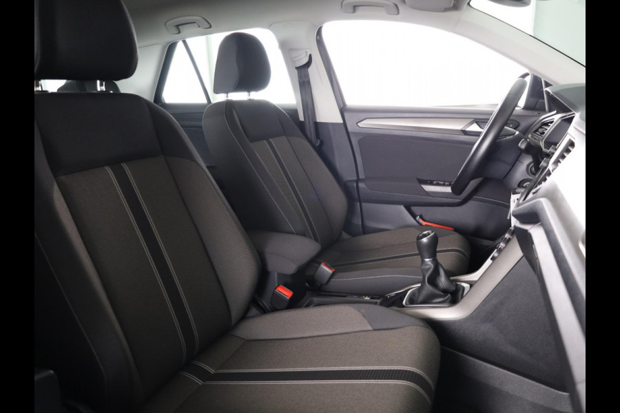 Volkswagen T-Roc 1.0 TSI Style | Parkeersensoren voor en achter | Cruise controle adaptief | Apple Carplay en Android auto |