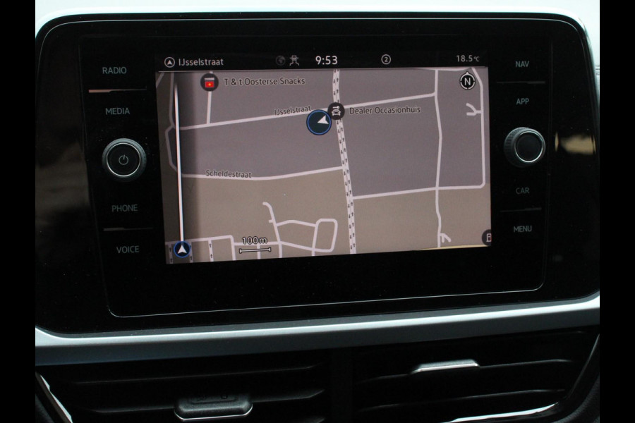 Volkswagen T-Roc 1.5 TSI 150pk DSG Life | Navigatie | Apple Carplay/Android Auto | Adaptive Cruise Control | Trekhaak | Parkeersensoren | Stoelverwarming | Ledverlichting | Getinte ramen | Climate Control |