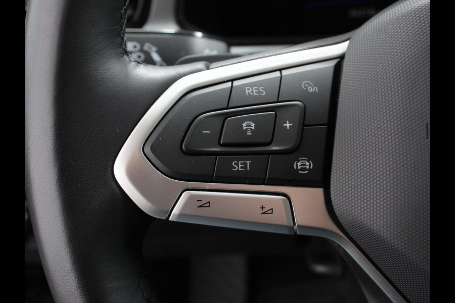 Volkswagen T-Roc 1.5 TSI 150pk DSG Life | Navigatie | Apple Carplay/Android Auto | Adaptive Cruise Control | Trekhaak | Parkeersensoren | Stoelverwarming | Ledverlichting | Getinte ramen | Climate Control |