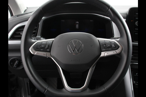 Volkswagen T-Roc 1.5 TSI 150pk DSG Life | Navigatie | Apple Carplay/Android Auto | Adaptive Cruise Control | Trekhaak | Parkeersensoren | Stoelverwarming | Ledverlichting | Getinte ramen | Climate Control |
