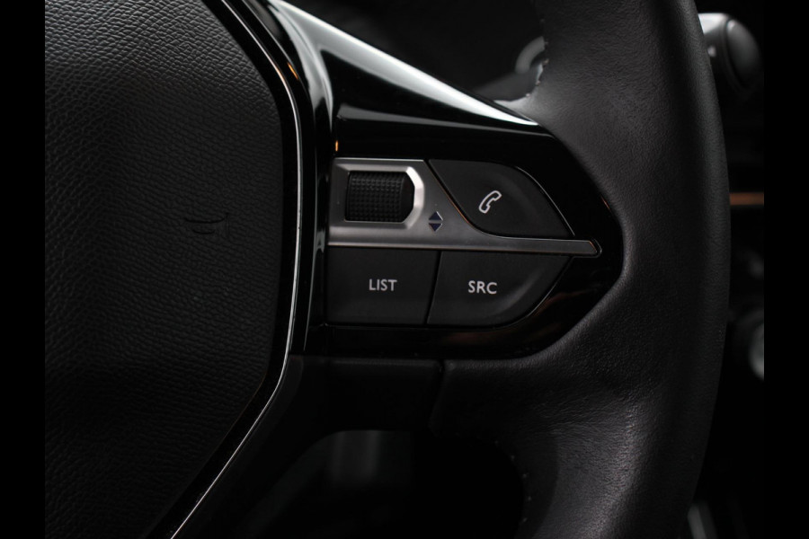 Peugeot 208 1.2 PureTech 100pk Allure Pack Apple Carplay / Android Auto | Camera | Keyless | Adeptive Cruise Control | Stoelverwarming | Getinte Ramen |