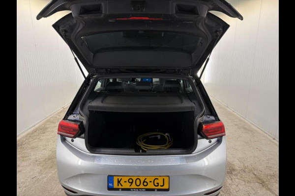 Volkswagen ID.3 Life 58 kWh Airco ECC Navi Carplay PDC VA Adaptive Cruise Control Full LED Sfeerverlichting