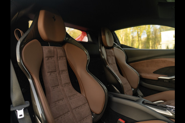 Ferrari 296 GTB 3.0 V6 | Rosso Mugello | Daytona Racing Seats | Lift | Pass. Display | JBL