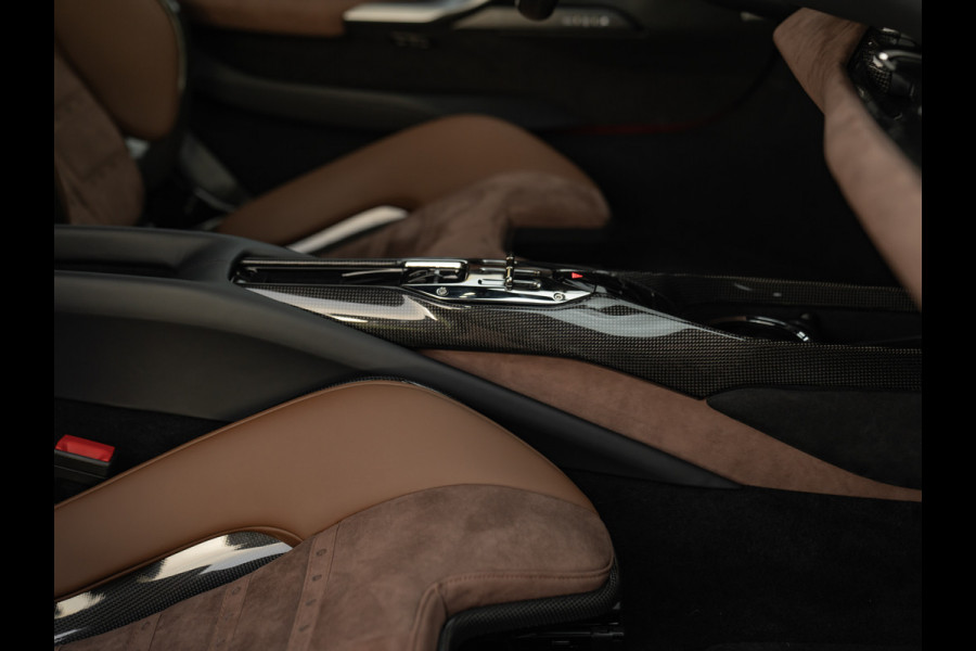 Ferrari 296 GTB 3.0 V6 | Rosso Mugello | Daytona Racing Seats | Lift | Pass. Display | JBL