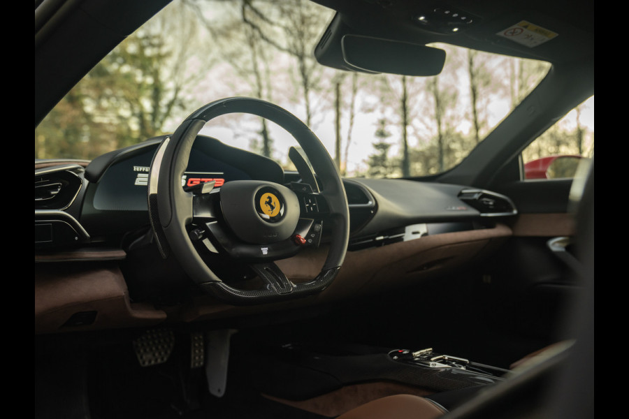 Ferrari 296 GTB 3.0 V6 | Rosso Mugello | Daytona Racing Seats | Lift | Pass. Display | JBL