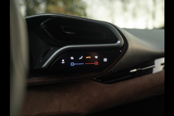 Ferrari 296 GTB 3.0 V6 | Rosso Mugello | Daytona Racing Seats | Lift | Pass. Display | JBL