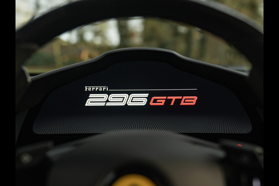 Ferrari 296 GTB 3.0 V6 | Rosso Mugello | Daytona Racing Seats | Lift | Pass. Display | JBL