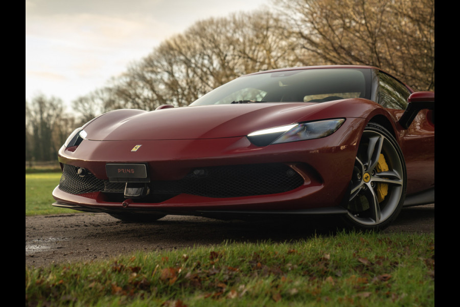 Ferrari 296 GTB 3.0 V6 | Rosso Mugello | Daytona Racing Seats | Lift | Pass. Display | JBL