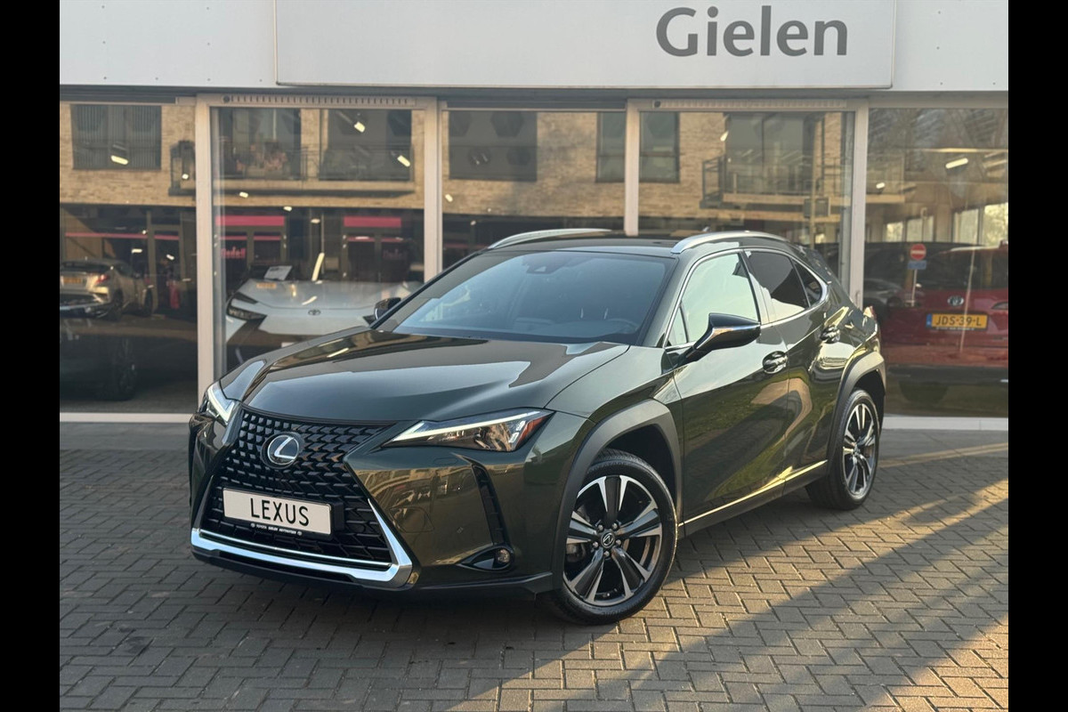 Lexus UX 250h Preference Line | Nieuwe multimedia, 18 inch, Dodehoekherkenning, Stoel + Stuurverwarming, Parkeersensoren