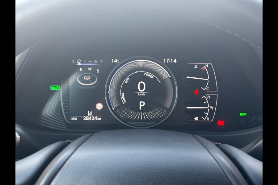 Lexus UX 250h Preference Line | Nieuwe multimedia, 18 inch, Dodehoekherkenning, Stoel + Stuurverwarming, Parkeersensoren