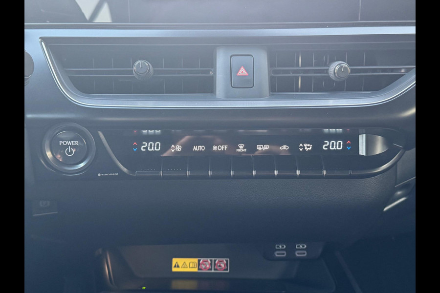 Lexus UX 250h Preference Line | Nieuwe multimedia, 18 inch, Dodehoekherkenning, Stoel + Stuurverwarming, Parkeersensoren