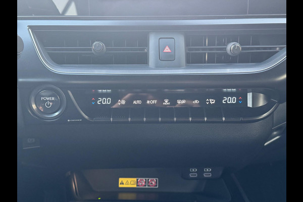 Lexus UX 250h Preference Line | Nieuwe multimedia, 18 inch, Dodehoekherkenning, Stoel + Stuurverwarming, Parkeersensoren