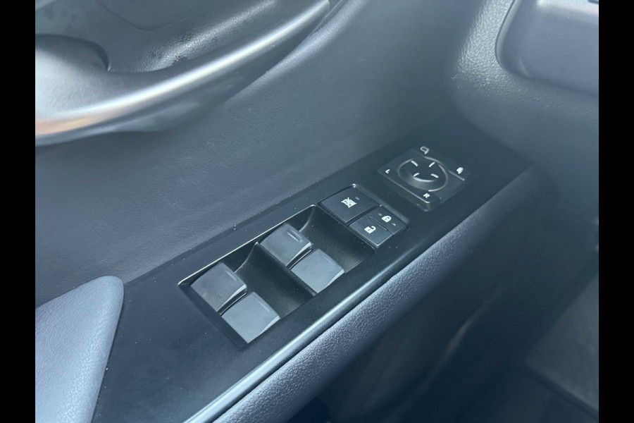 Lexus UX 250h Preference Line | Nieuwe multimedia, 18 inch, Dodehoekherkenning, Stoel + Stuurverwarming, Parkeersensoren