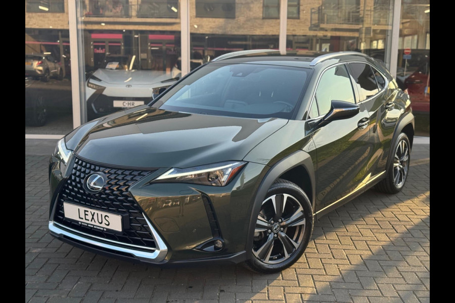 Lexus UX 250h Preference Line | Nieuwe multimedia, 18 inch, Dodehoekherkenning, Stoel + Stuurverwarming, Parkeersensoren