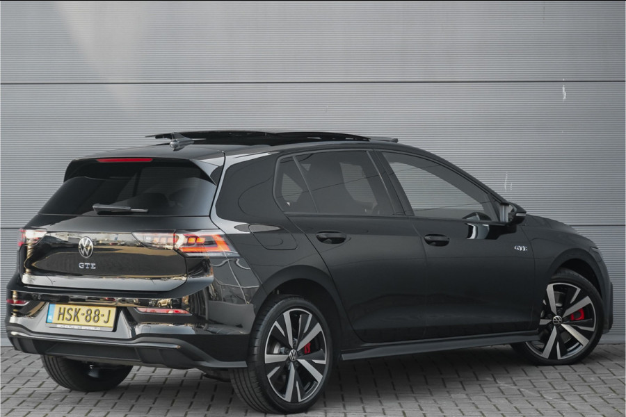 Volkswagen Golf 1.5 eHybrid GTE Pano Matrix ACC HUD Trekhaak Sfeerverlichting