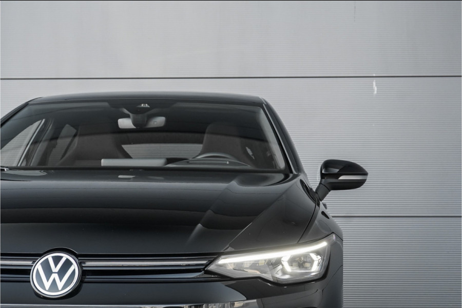 Volkswagen Golf 1.5 eHybrid GTE Pano Matrix ACC HUD Trekhaak Sfeerverlichting