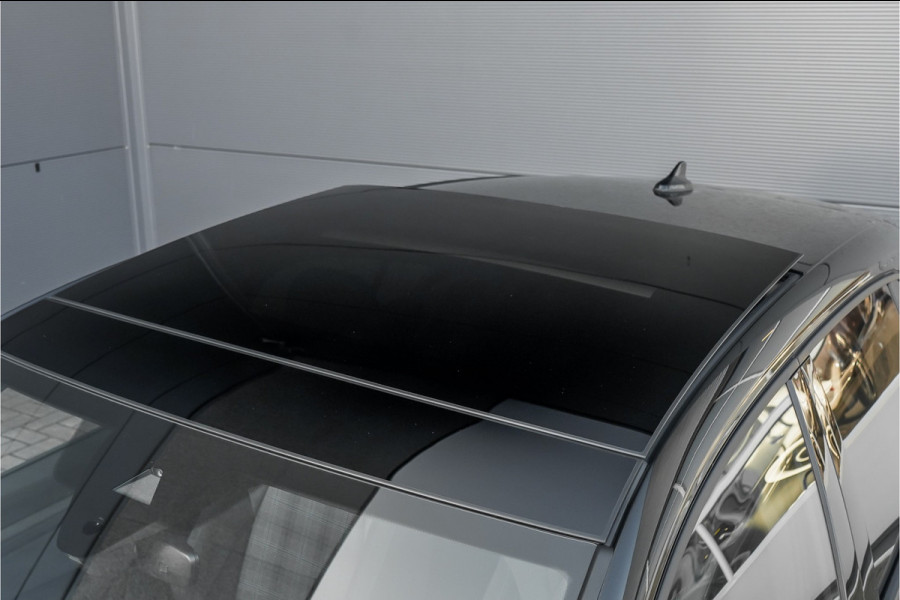 Volkswagen Golf 1.5 eHybrid GTE Pano Matrix ACC HUD Trekhaak Sfeerverlichting