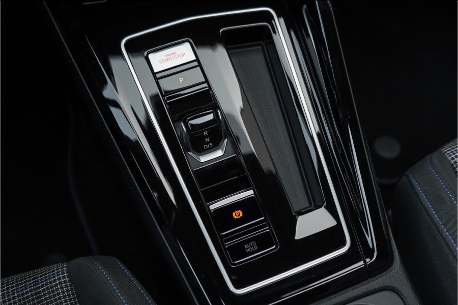 Volkswagen Golf 1.5 eHybrid GTE Pano Matrix ACC HUD Trekhaak Sfeerverlichting