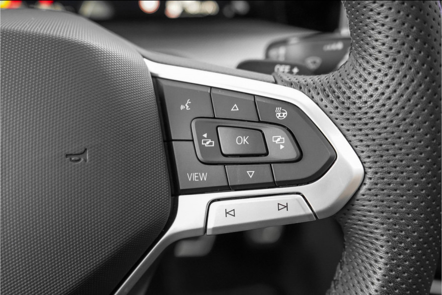 Volkswagen Golf 1.5 eHybrid GTE Pano Matrix ACC HUD Trekhaak Sfeerverlichting