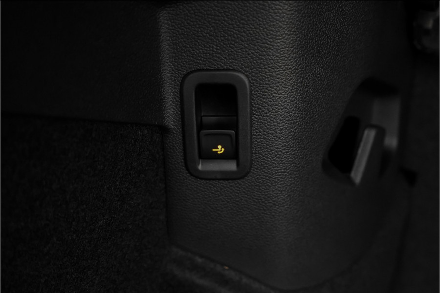 Volkswagen Golf 1.5 eHybrid GTE Pano Matrix ACC HUD Trekhaak Sfeerverlichting