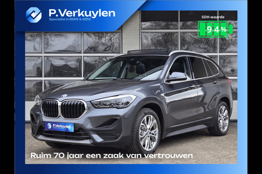 BMW X1 XDRIVE25E SPORT LINE | SPORTSTOELEN | PANORAMA | CAMERA | KEYLESS |