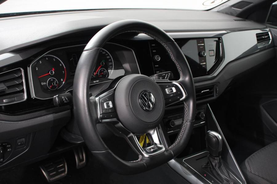 Volkswagen Polo 1.5 TSI 150pk DSG R-Line | Navigatie | Apple Carplay / Android Auto | Adaptive Cruise Control | Stoelverwarming | Privacy Glass | DAB |