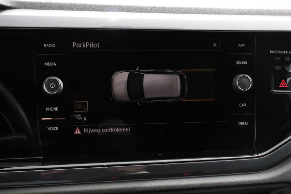 Volkswagen Polo 1.5 TSI 150pk DSG R-Line | Navigatie | Apple Carplay / Android Auto | Adaptive Cruise Control | Stoelverwarming | Privacy Glass | DAB |