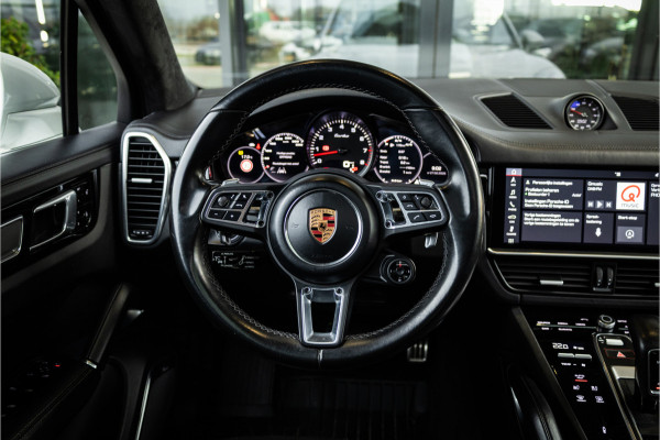 Porsche Cayenne 4.0 Turbo - Origineel NL | Sport Chrhono + | Luchtvering | Elek. Trekhaak