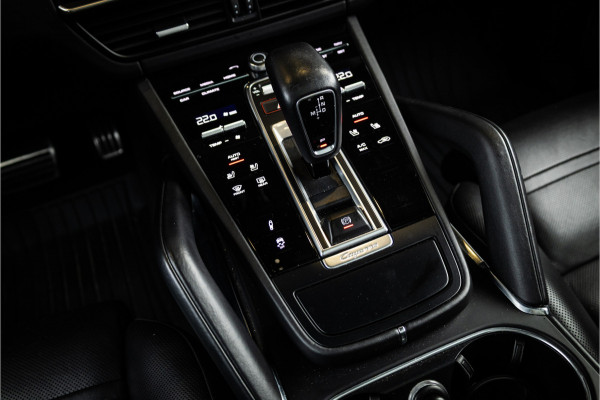 Porsche Cayenne 4.0 Turbo - Origineel NL | Sport Chrhono + | Luchtvering | Elek. Trekhaak