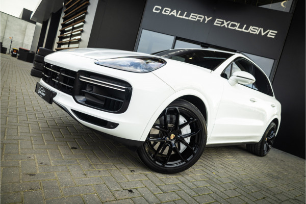Porsche Cayenne 4.0 Turbo - Origineel NL | Sport Chrhono + | Luchtvering | Elek. Trekhaak