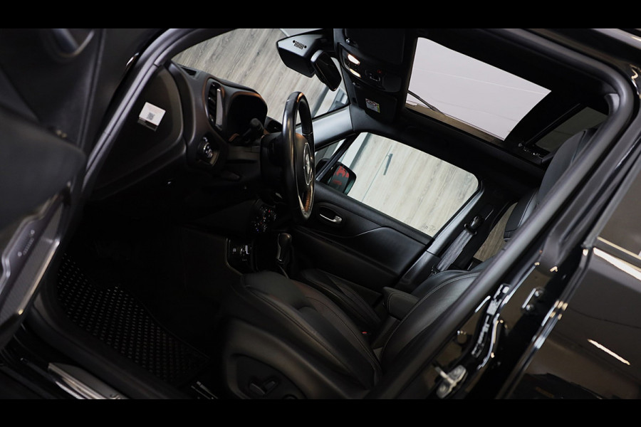 Jeep Renegade 4xe 240 Plug-in Hybrid Electric S / Aut / Navi / Cruise / Camera / Leder / Open Panoramadak / Led / Pdc / 19 Inch