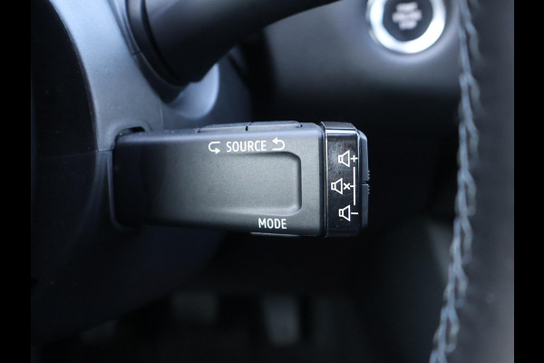 Renault Captur 1.0 TCe 100 PK TWO TONE INTENS + CARPLAY | SFEERVERLICHTING | TREKHAAK