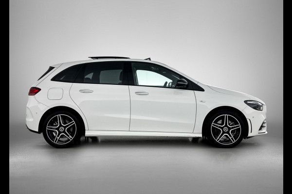 Mercedes-Benz B-Klasse 250 e Business Solution AMG AMG Line | Night Pakket | Panorama Schuif-Kanteldak | Memory Voorstoelen | Parkeerpakket met 360°-camera. MB-paasweekend