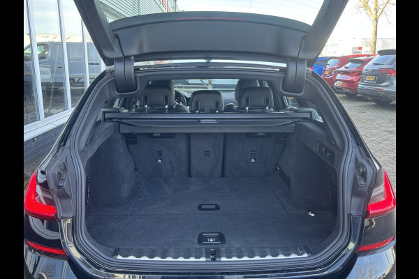 BMW 3 Serie Touring 318i Business Edition | M Pakket | Sfeerverlichting | Apple Carplay | Parkeercamera