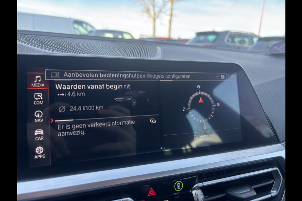 BMW 3 Serie Touring 318i Business Edition | M Pakket | Sfeerverlichting | Apple Carplay | Parkeercamera