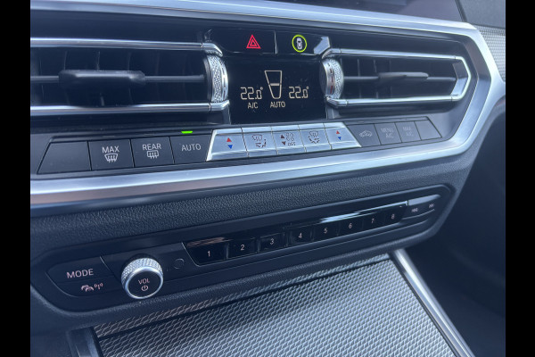 BMW 3 Serie Touring 318i Business Edition | M Pakket | Sfeerverlichting | Apple Carplay | Parkeercamera