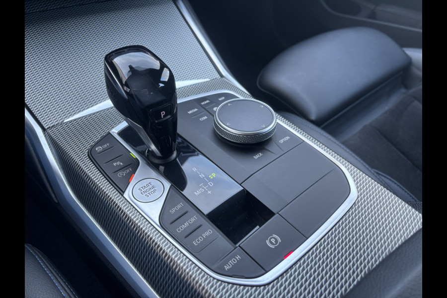 BMW 3 Serie Touring 318i Business Edition | M Pakket | Sfeerverlichting | Apple Carplay | Parkeercamera