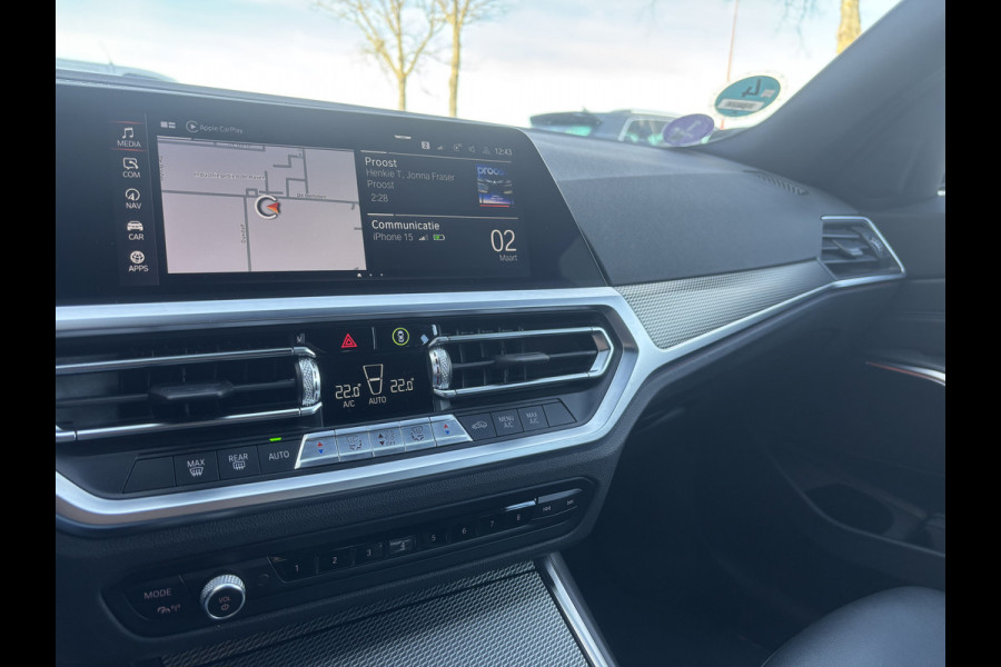 BMW 3 Serie Touring 318i Business Edition | M Pakket | Sfeerverlichting | Apple Carplay | Parkeercamera
