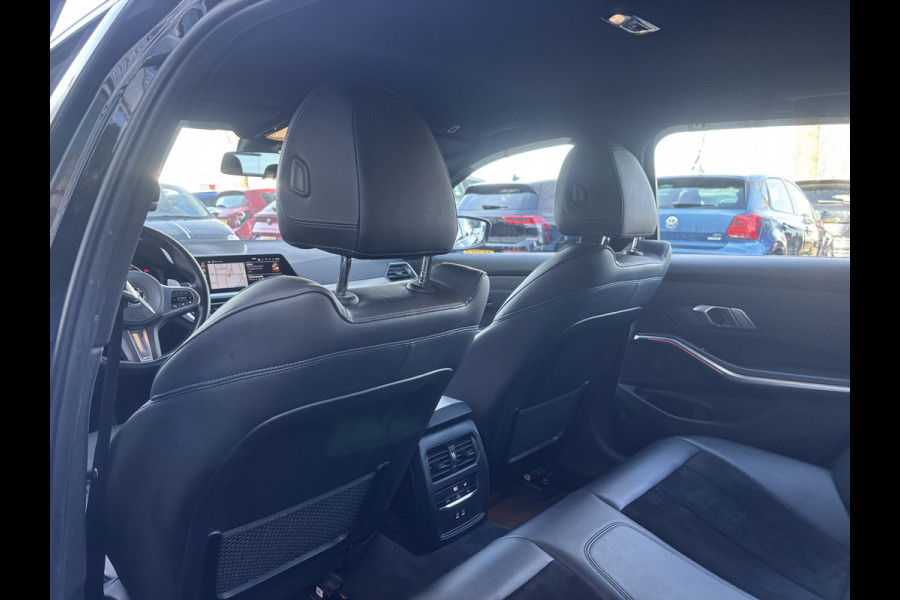 BMW 3 Serie Touring 318i Business Edition | M Pakket | Sfeerverlichting | Apple Carplay | Parkeercamera