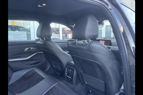 BMW 3 Serie Touring 318i Business Edition | M Pakket | Sfeerverlichting | Apple Carplay | Parkeercamera