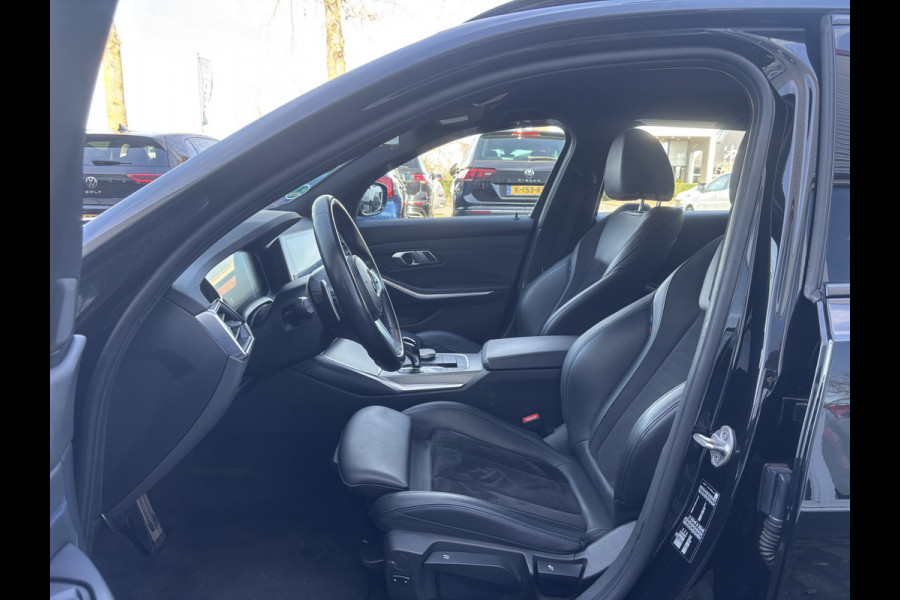BMW 3 Serie Touring 318i Business Edition | M Pakket | Sfeerverlichting | Apple Carplay | Parkeercamera