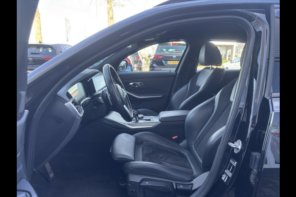 BMW 3 Serie Touring 318i Business Edition | M Pakket | Sfeerverlichting | Apple Carplay | Parkeercamera