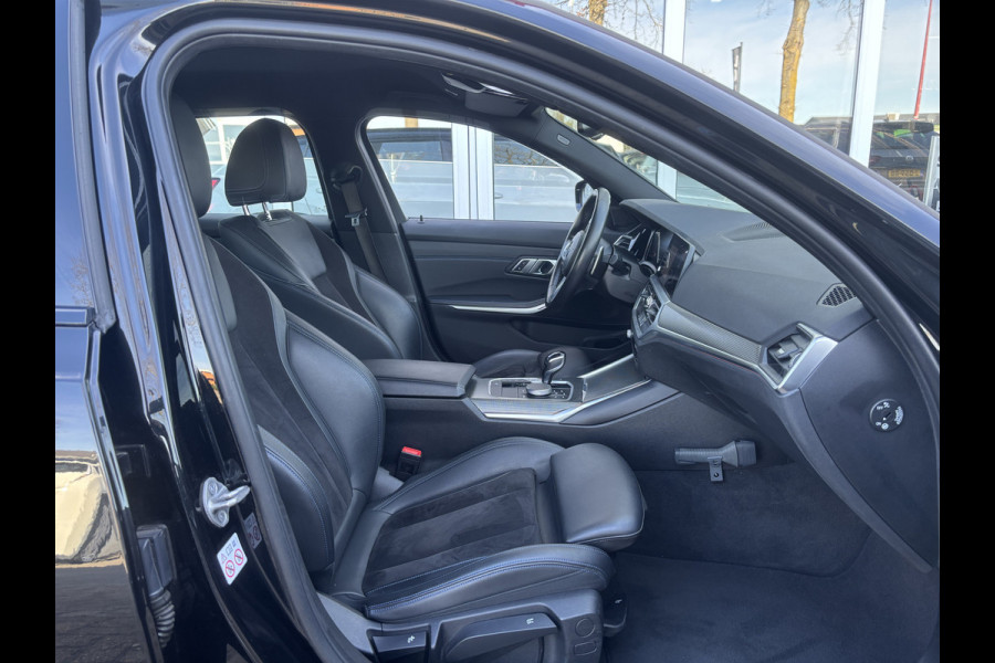 BMW 3 Serie Touring 318i Business Edition | M Pakket | Sfeerverlichting | Apple Carplay | Parkeercamera