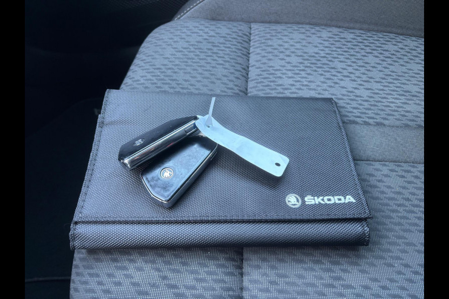 Škoda Octavia Combi 1.0 TSI Business Edition Plus | Memory Stoelen | Stuur Verwarming | Parkeer Sensoren